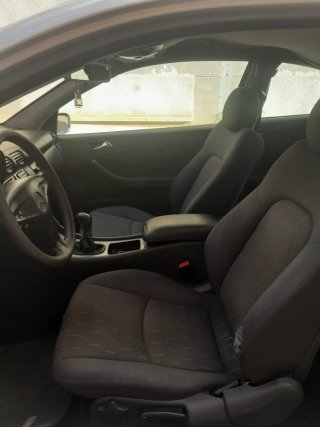 Mercedes-Benz c220 2004