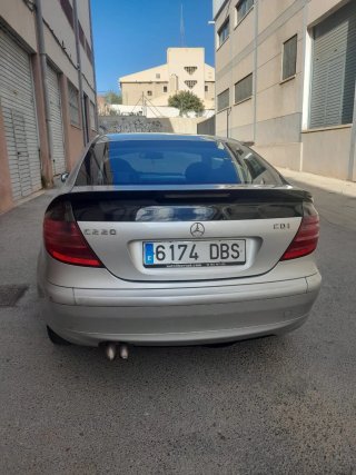 Mercedes-Benz c220 2004
