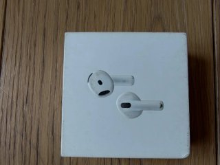 Apple AirPods 4