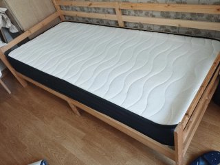 Cama individual sin estrenar con colchón nuevo