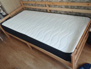 Cama individual sin estrenar con colchón nuevo