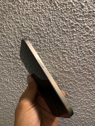 iPhone 15 Pro 256Gb Natural Titanio IGUAL A NUEVO
