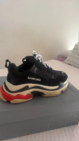 Zapatillas Balenciaga Negras y Rojas