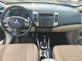 Mitsubishi Outlander 2012