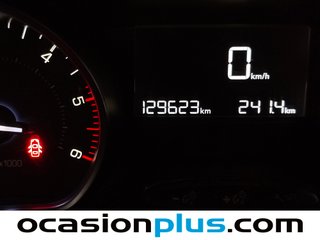Peugeot 2008 BlueHDi 100 Signature 73 kW (100 CV)