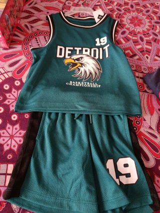 Conjunto de Baloncesto Detroit 19