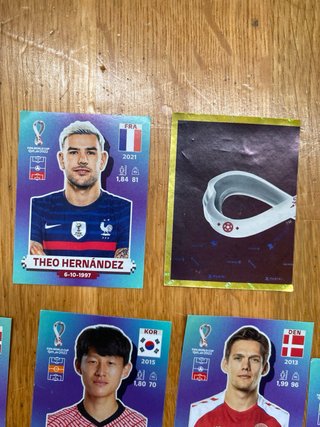62 cromos Mundial 2022 + 2 cartas Liga