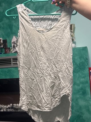 Camiseta gris sin mangas
