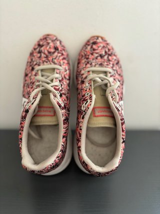 Zapatillas Le Coq Sportif flores rosas