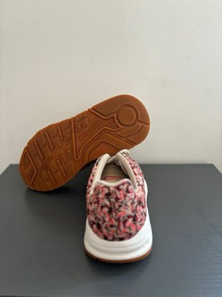 Zapatillas Le Coq Sportif flores rosas