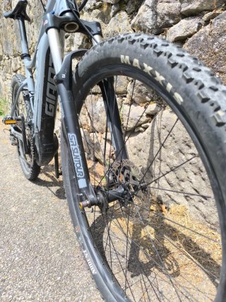 Bicicleta Eléctrica Giant