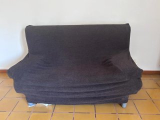 Camas, sofás y muebles