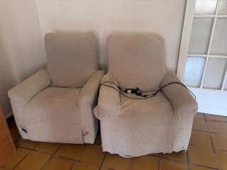 Camas, sofás y muebles
