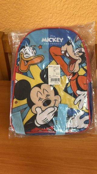 Mochilas Cerdá con relieve y lisas