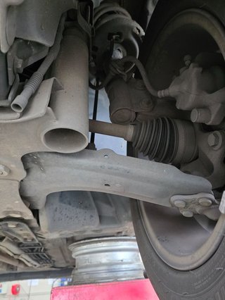 BRAZO SUSPENSION DELANTERO IZQUIERDO RENAULT MEGA