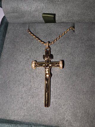 Cruz  y cadena baño oro 18 k diamantes topacios