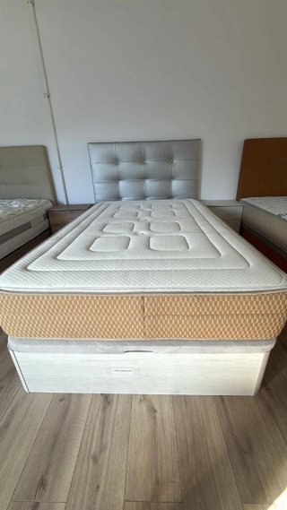 Canapé y colchón de 120x190 en liquidación