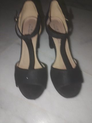 Zapatos de tacón negros