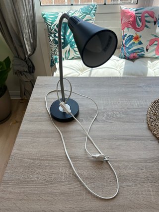Lámpara de mesa flexible negra
