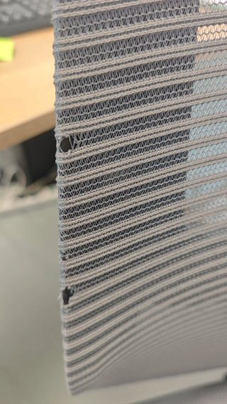 Silla de oficina ergonómica con reposabrazos