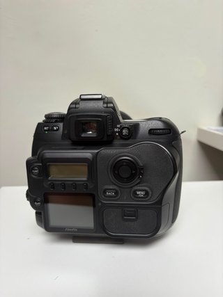 Fujifilm Finepix S3 Pro + Objetivo