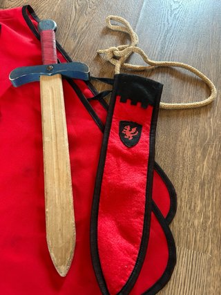 Disfraz Caballero/a con Espada Madera