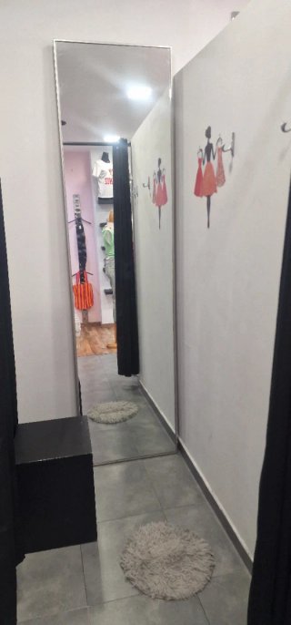 Mobiliario Tienda Ropa Metal y Madera