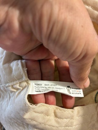 Sombrero deportivo beige sin estrenar