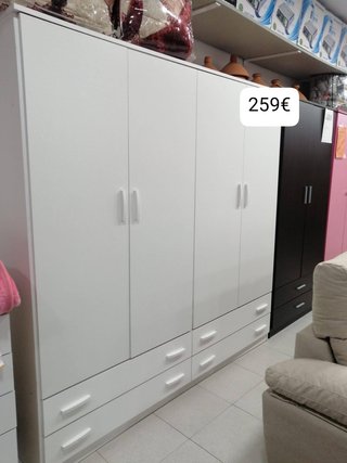 Armario de madera 4 puertas y 4 cajones