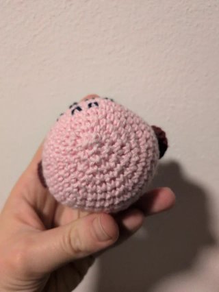Gufo rosa all'uncinetto
