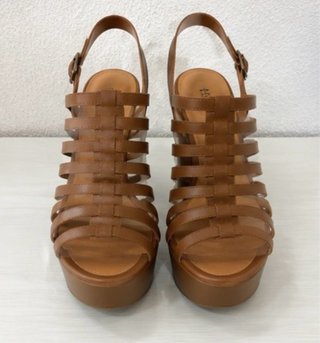 Tacones plataforma estilo romano marrones