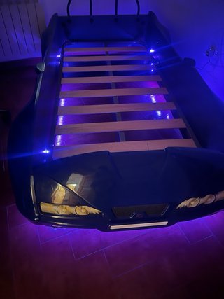 Cama infantil coche con luces LED