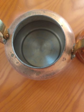 Tetera y azucarero de cobre antiguos
