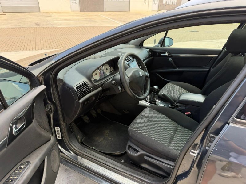 Peugeot 407 2011 - foto 1