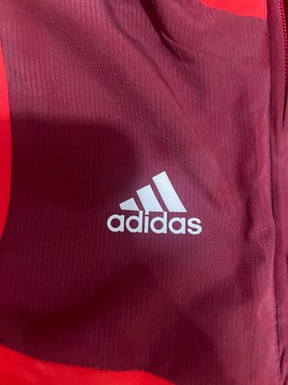 Chaqueta cortavientos Adidas roja niño