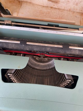 Máquina de escribir Olivetti Lettera 32