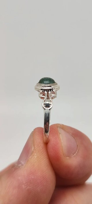 Anillo de Plata y Turmalina Verde.