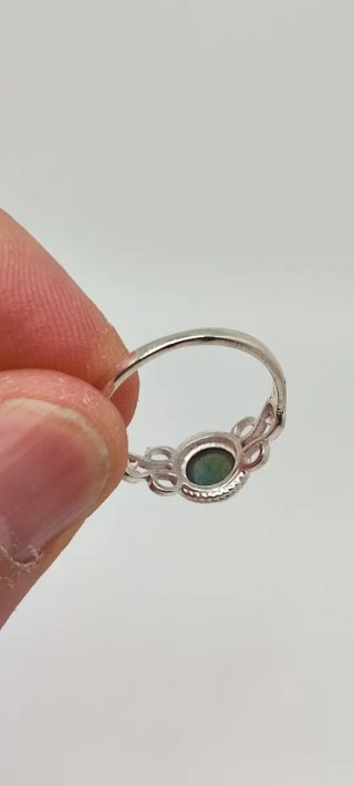 Anillo de Plata y Turmalina Verde.