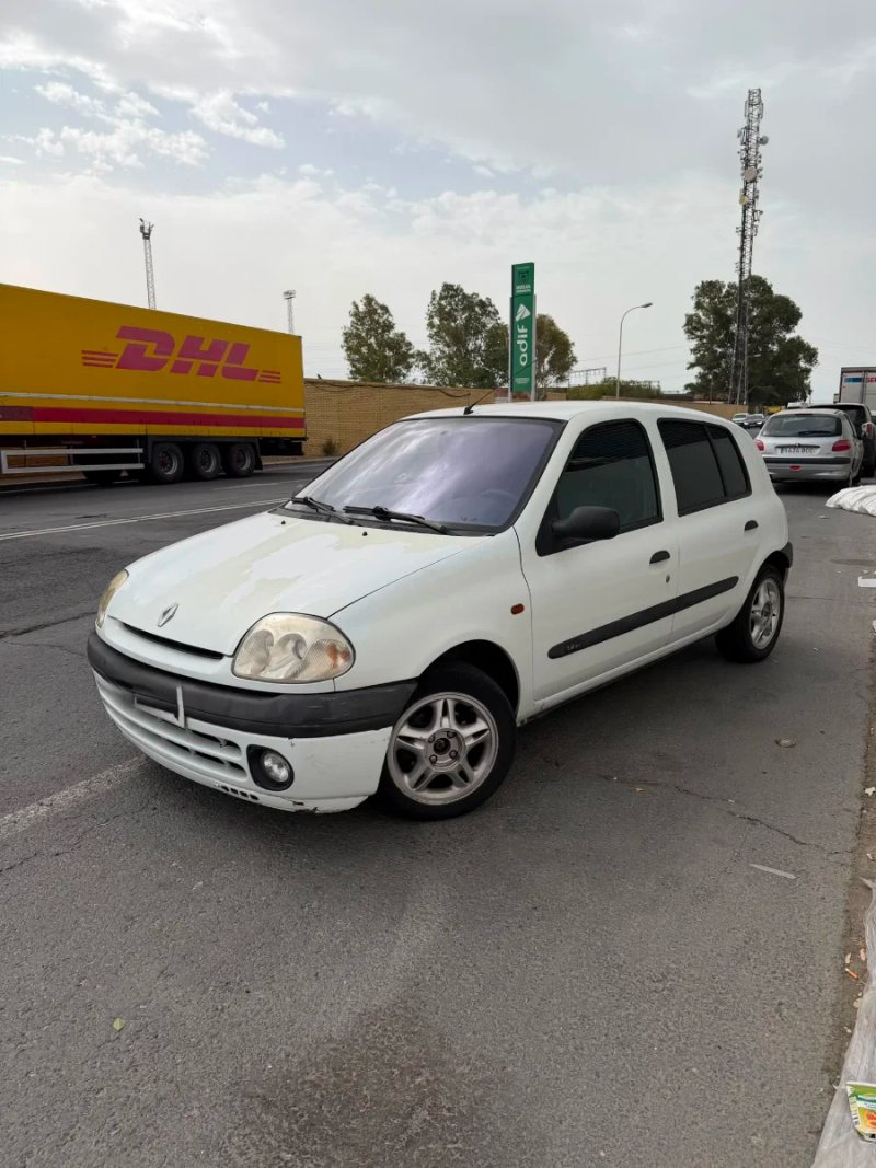 Renault Clio "84.000km" 1.4 16V - foto 1