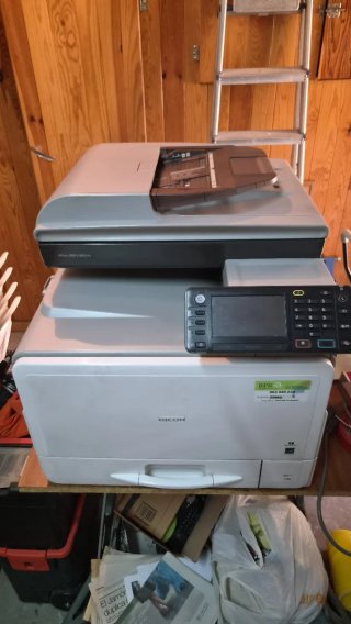 Impresora Ricoh MP Láser Color Multifunción.
