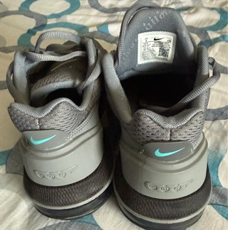 Nike Air Max Pulse Gris  Modelo poco comun