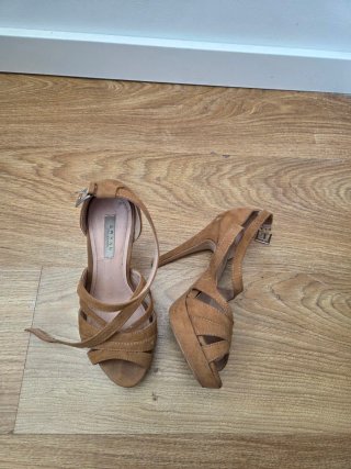 Sandalias tacón alto camel talla 36