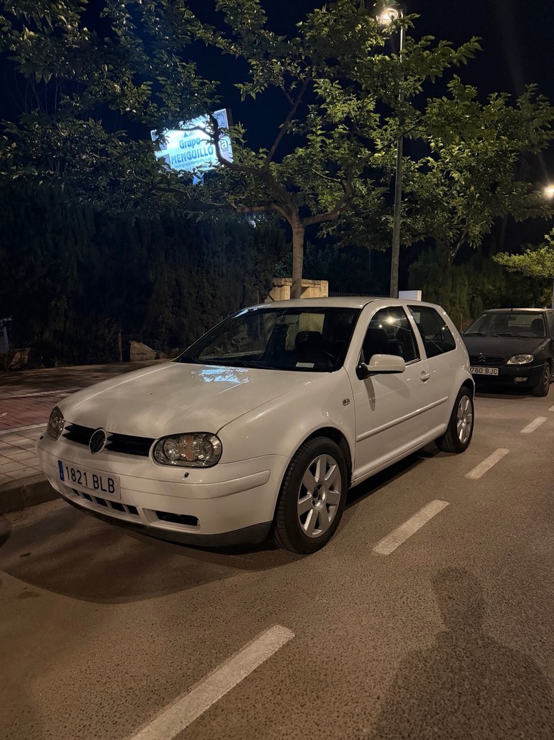 Volkswagen Golf 2001 - foto 1