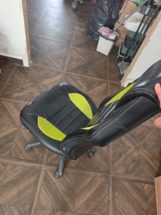 Silla gaming negra y verde