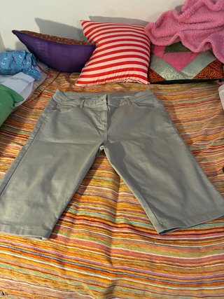2 Pantalones Verano Algodón y uno de regalo . M.
