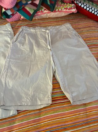 2 Pantalones Verano Algodón y uno de regalo . M.