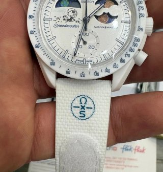 Omega x Swatch MoonSwatch Snoopy