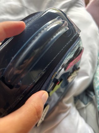 Mochila azul con adornos