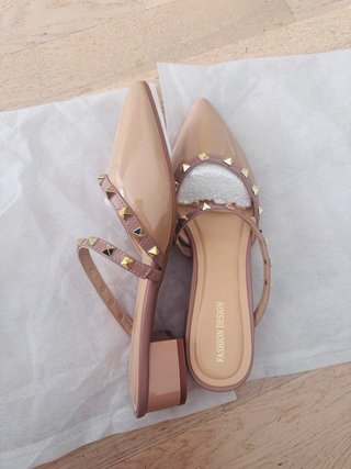 Zapatos planos destalonados con tachuelas(2 USO!)