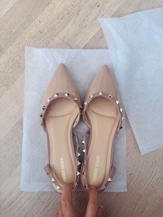 Zapatos planos destalonados con tachuelas(2 USO!)